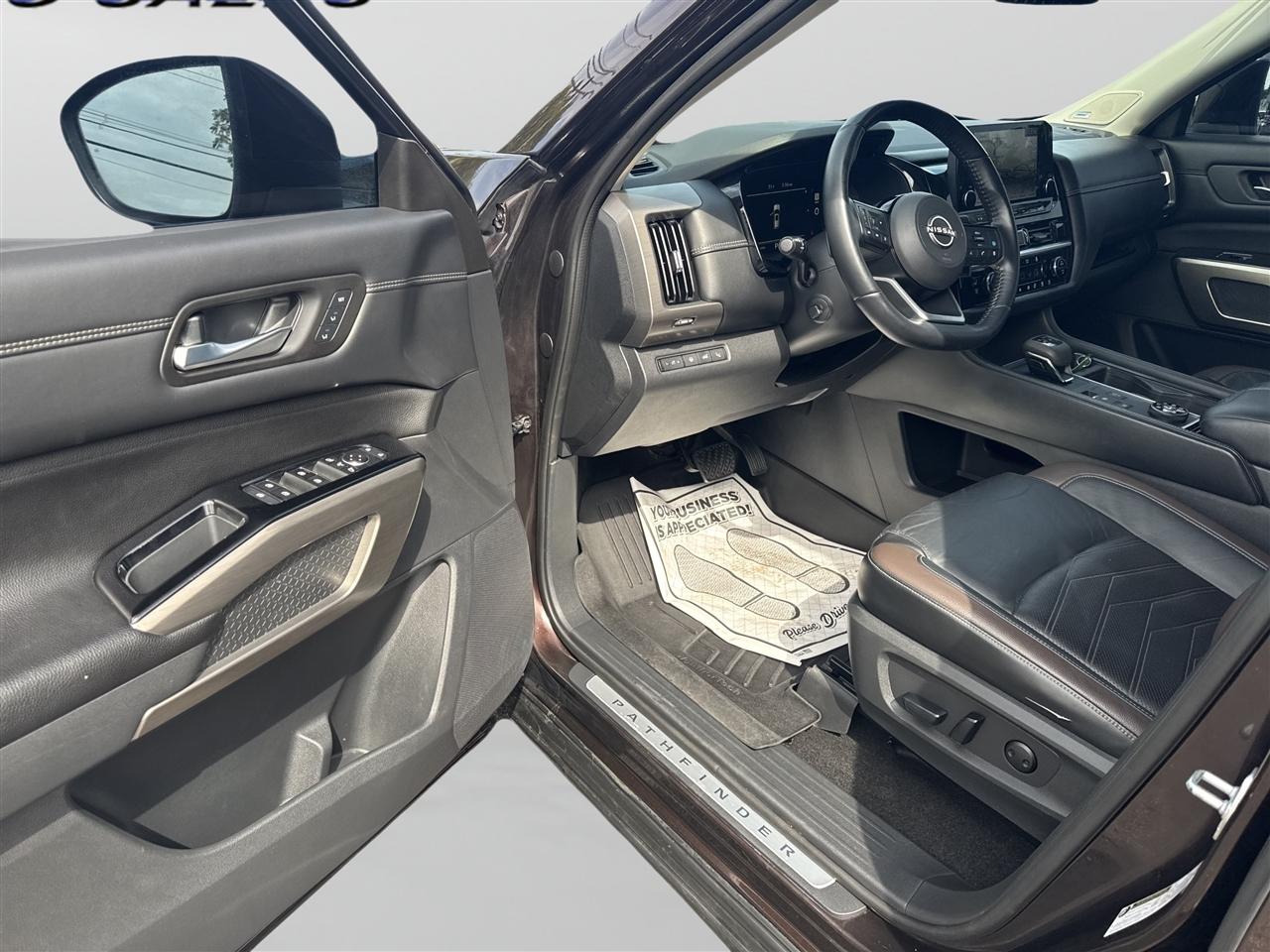 Nissan Pathfinder Platinum 4WD 2022