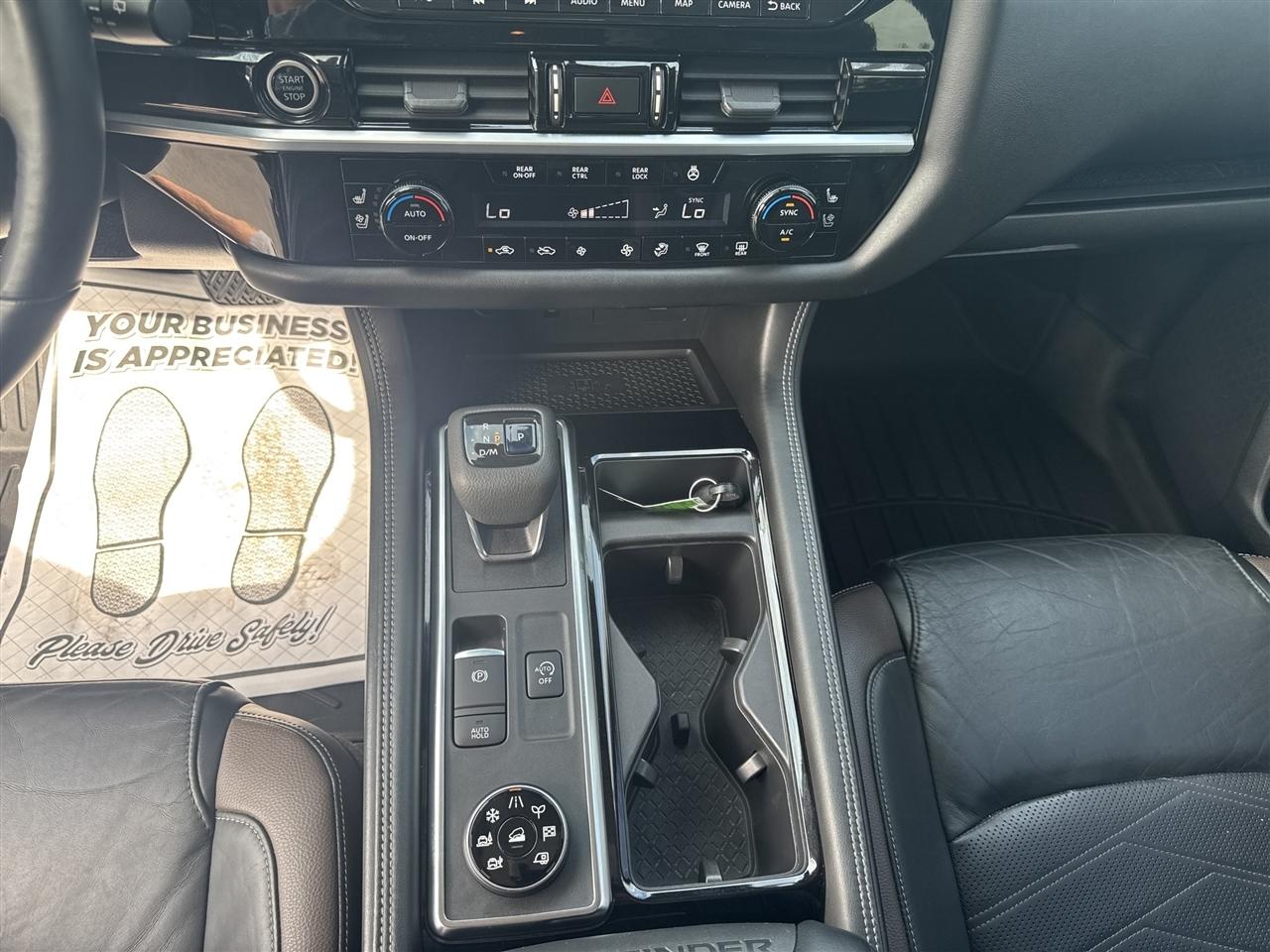 Nissan Pathfinder Platinum 4WD 2022