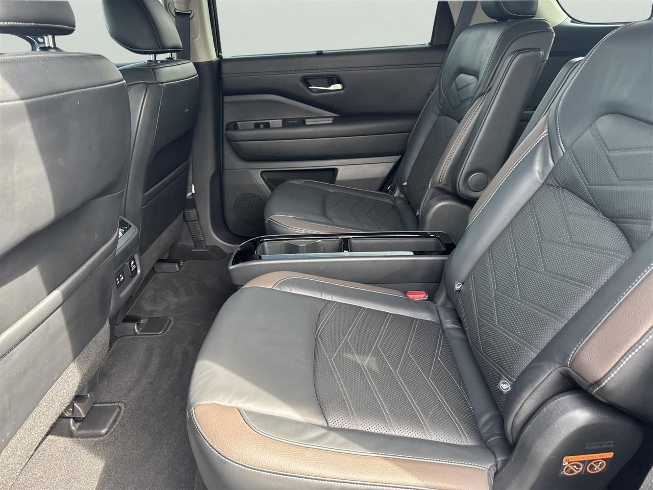 Nissan Pathfinder Platinum 4WD 2022
