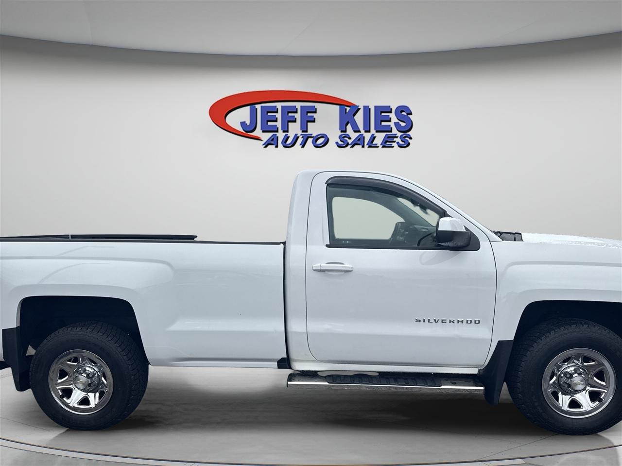 Chevrolet Silverado 1500 4WD Reg Cab 133.0" LS 2016