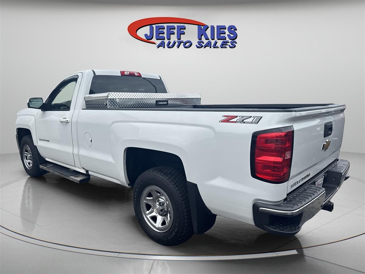 Chevrolet Silverado 1500 4WD Reg Cab 133.0" LS 2016