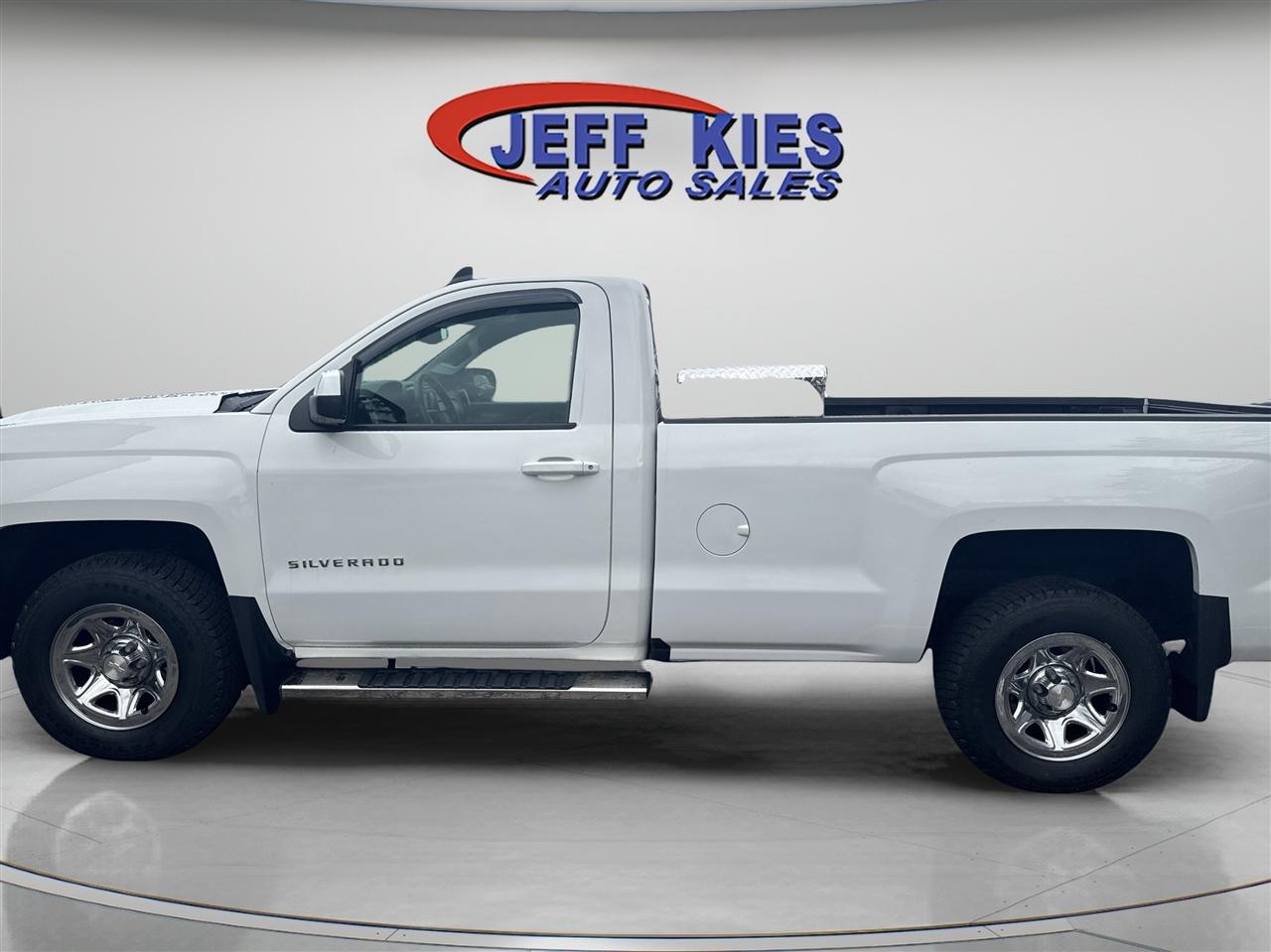 Chevrolet Silverado 1500 4WD Reg Cab 133.0" LS 2016