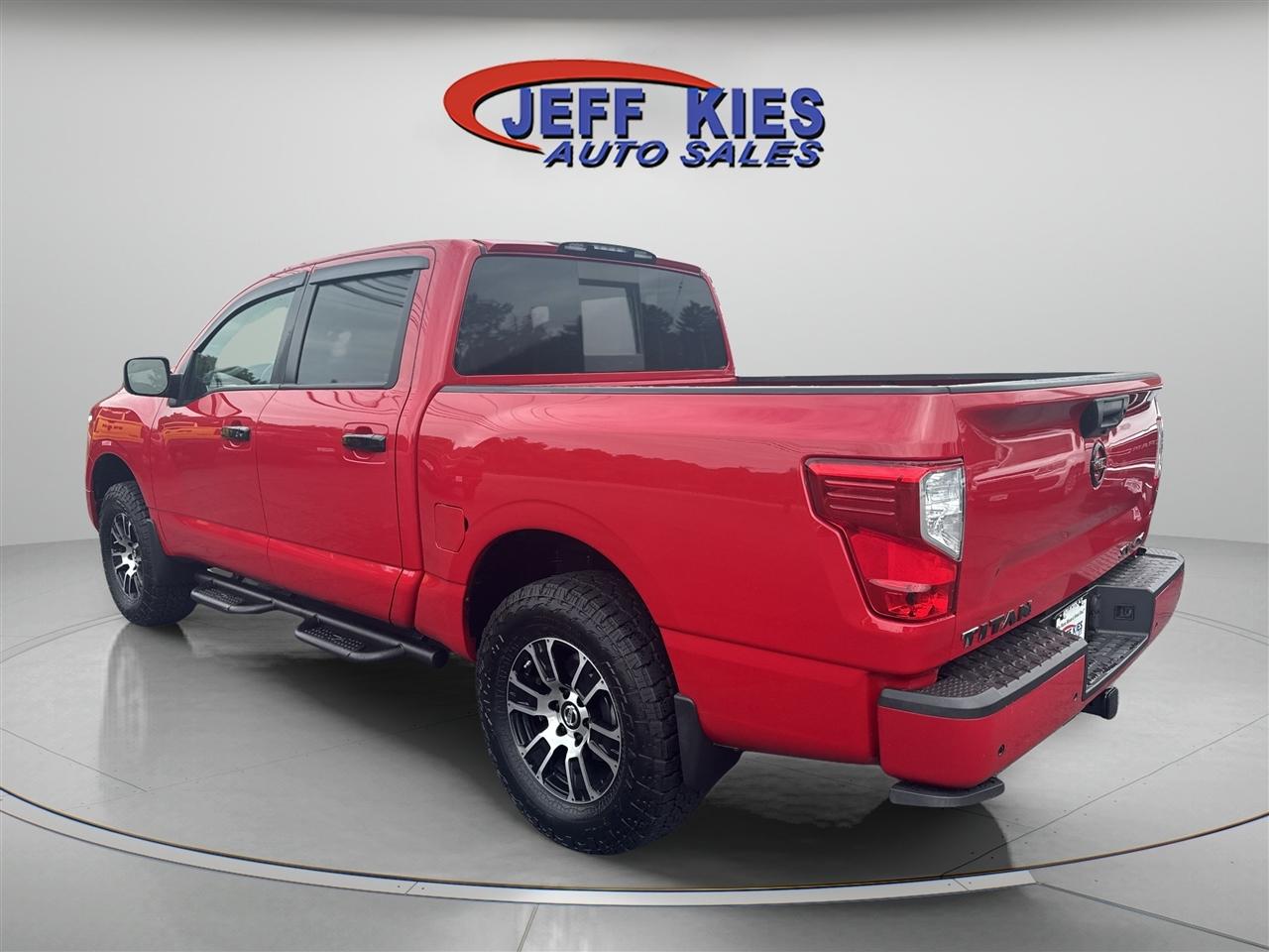 Nissan Titan 4x4 Crew Cab SV 2021