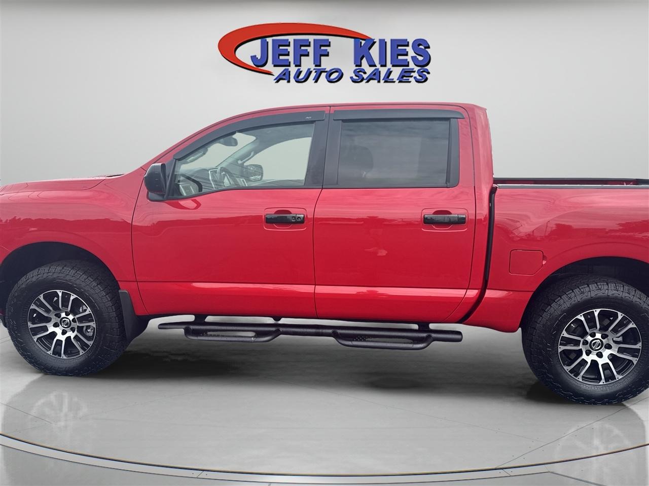 Nissan Titan 4x4 Crew Cab SV 2021