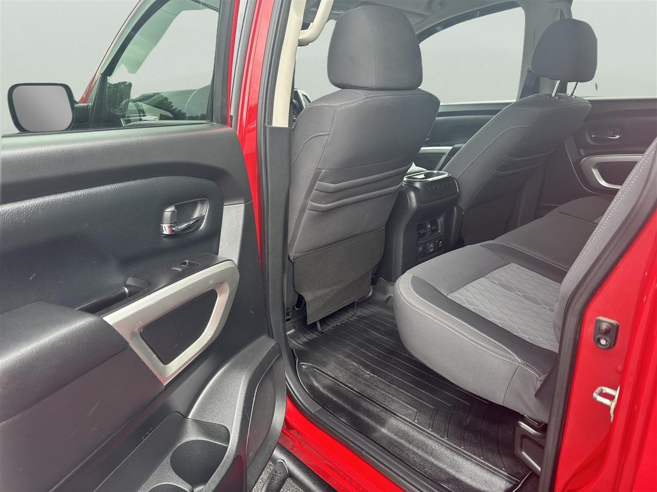 Nissan Titan 4x4 Crew Cab SV 2021