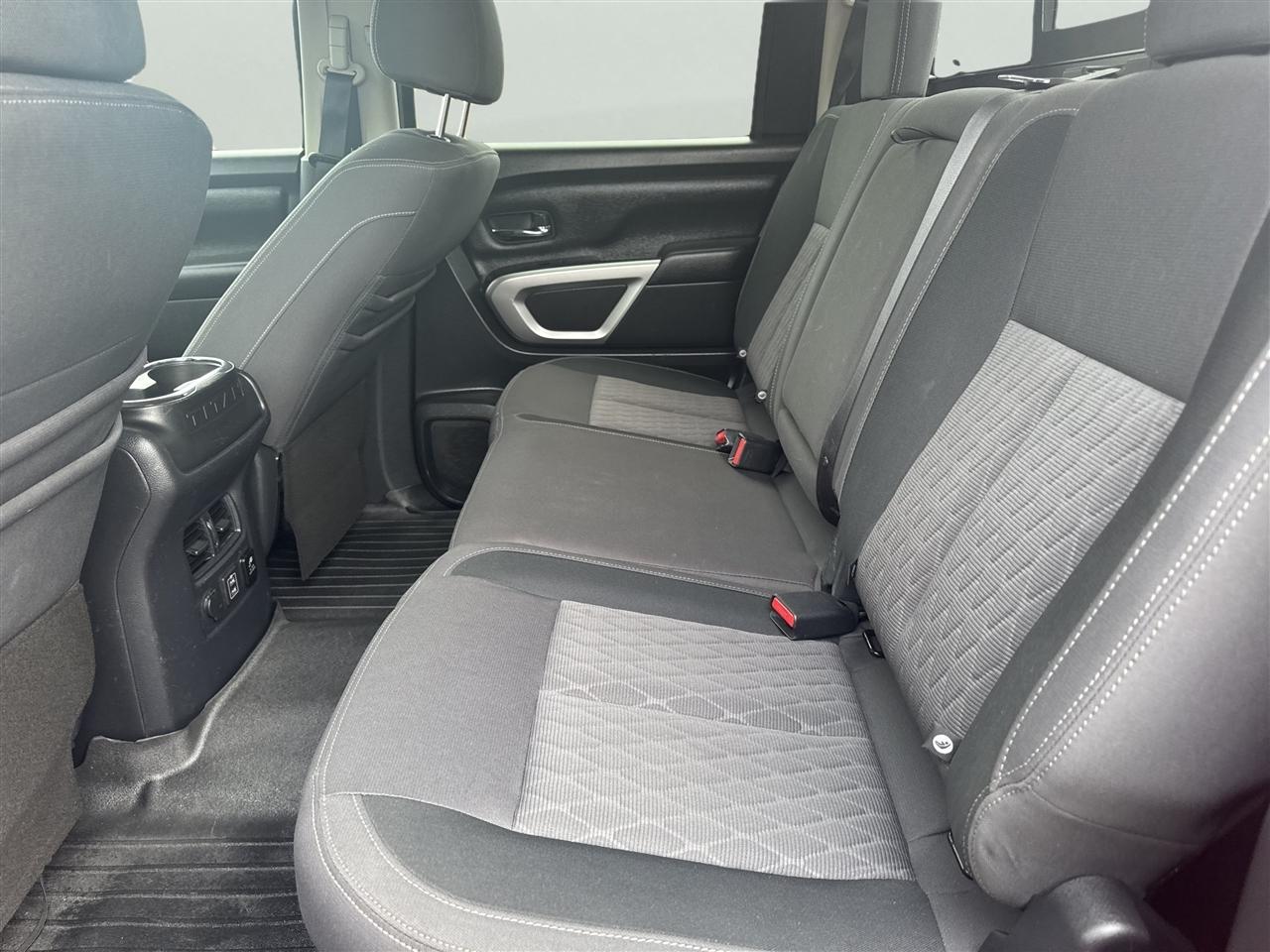 Nissan Titan 4x4 Crew Cab SV 2021
