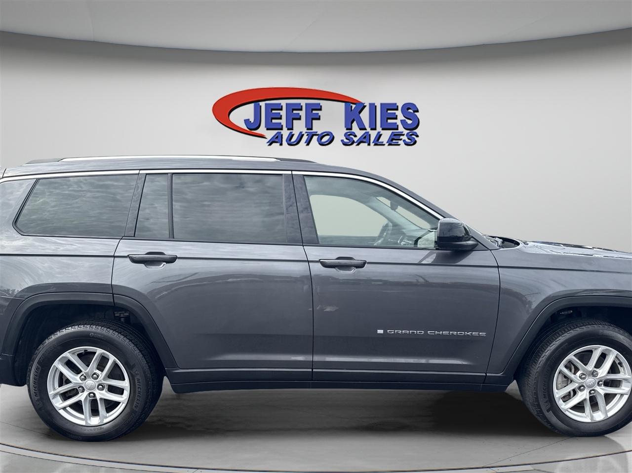 Jeep Grand Cherokee L Laredo 4x4 2023