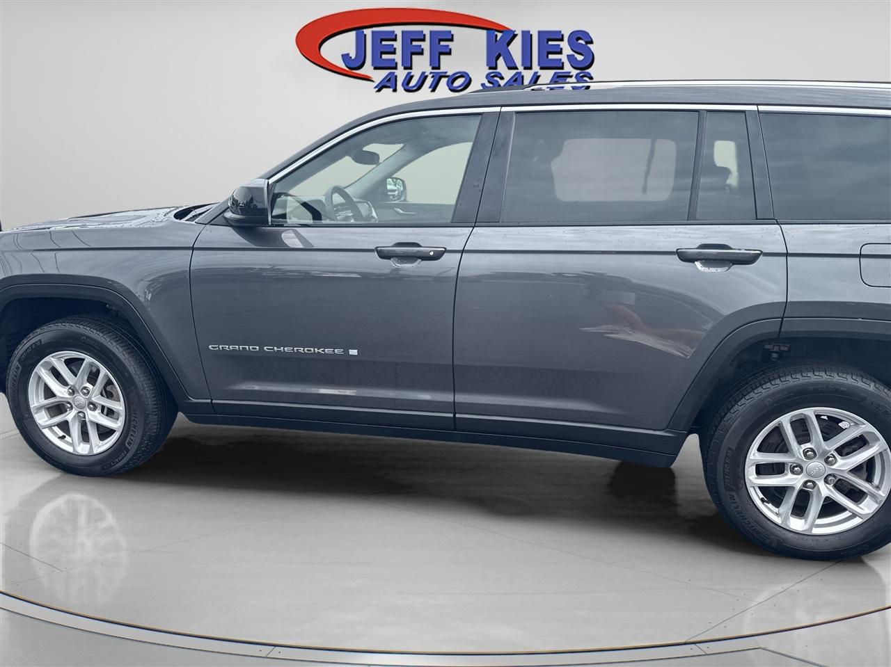 Jeep Grand Cherokee L Laredo 4x4 2023