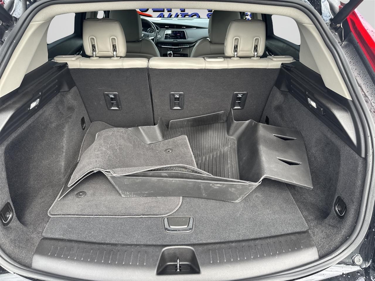Cadillac XT4 AWD 4dr Luxury 2022