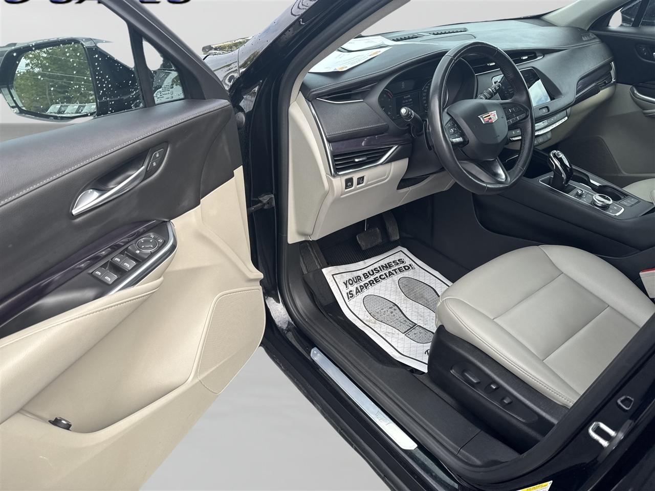 Cadillac XT4 AWD 4dr Luxury 2022