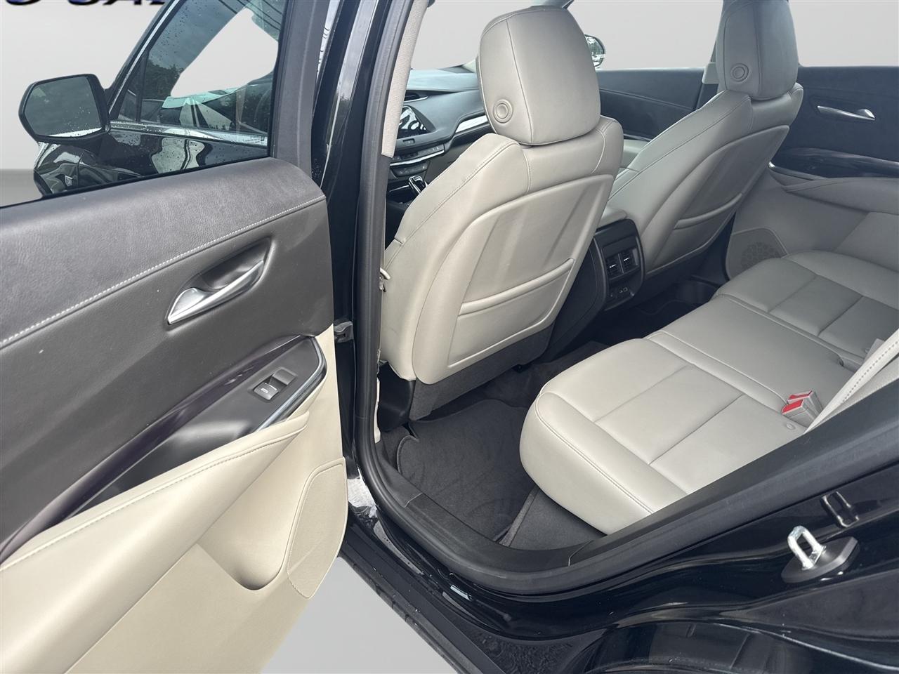 Cadillac XT4 AWD 4dr Luxury 2022