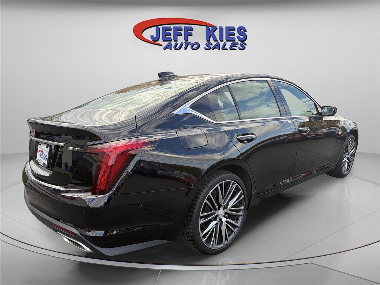 Cadillac CT5 4dr Sdn Premium Luxury 2026