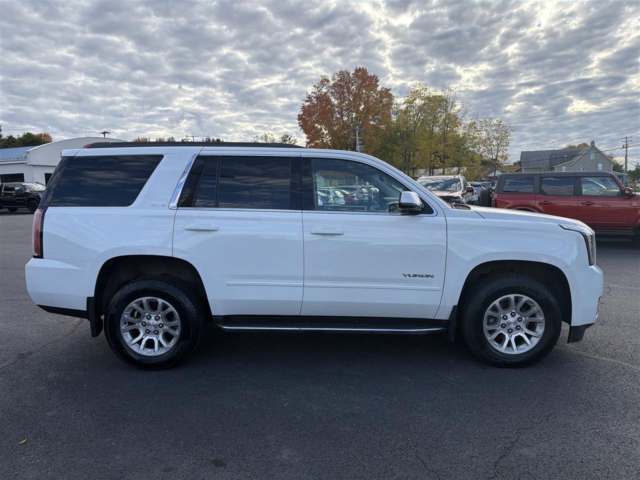 GMC Yukon 4WD 4dr SLE 2017