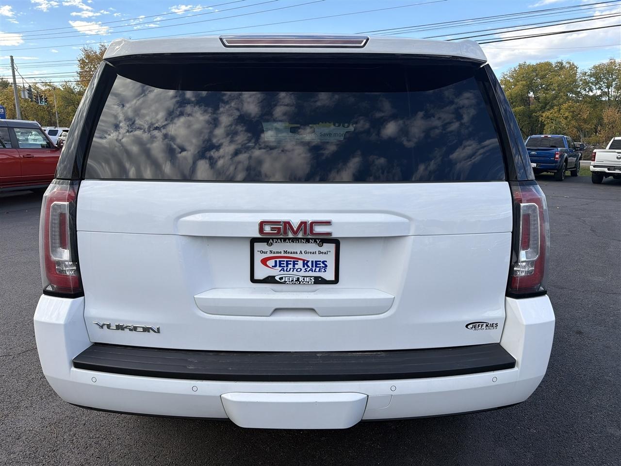 GMC Yukon 4WD 4dr SLE 2017