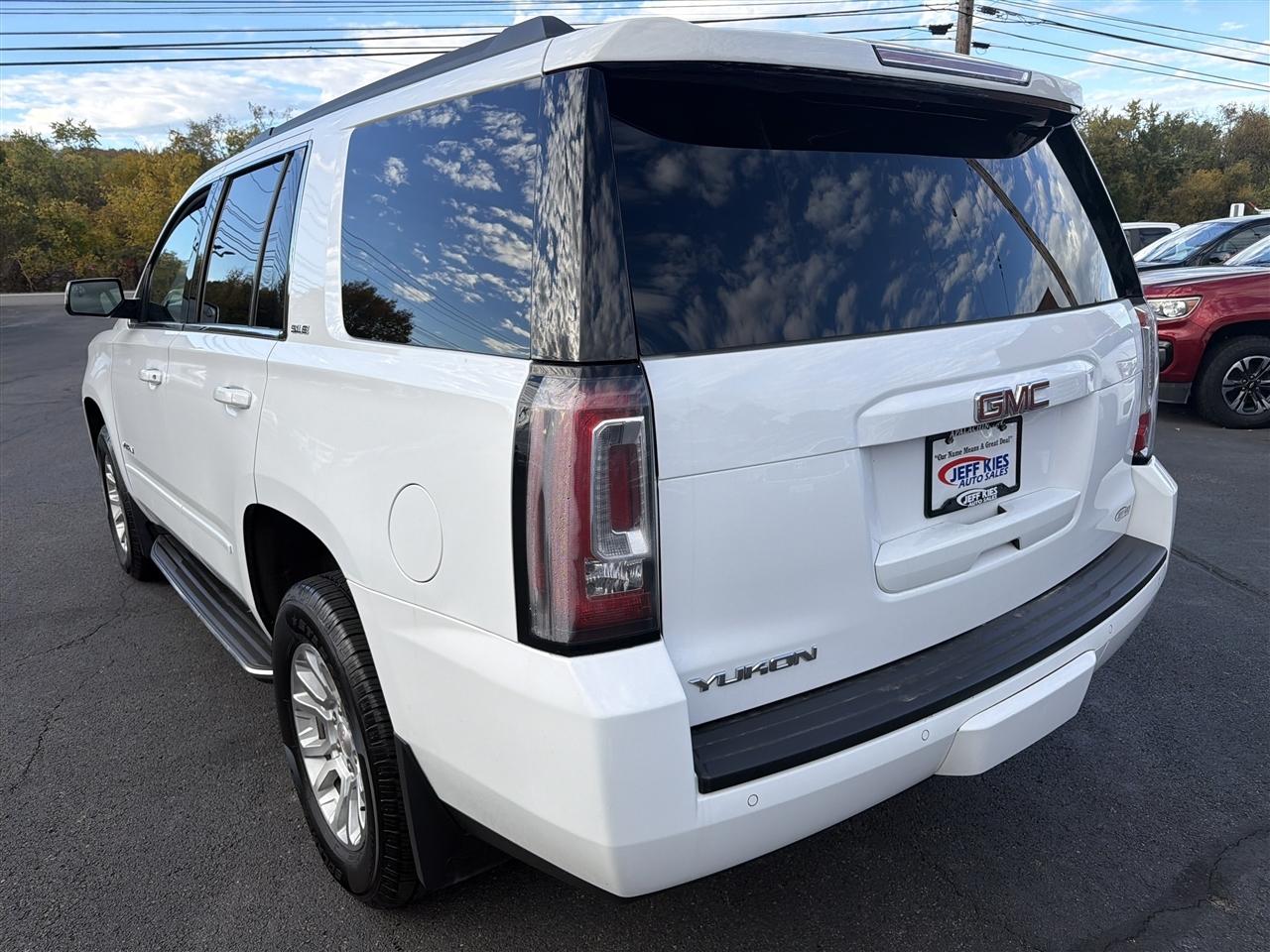 GMC Yukon 4WD 4dr SLE 2017