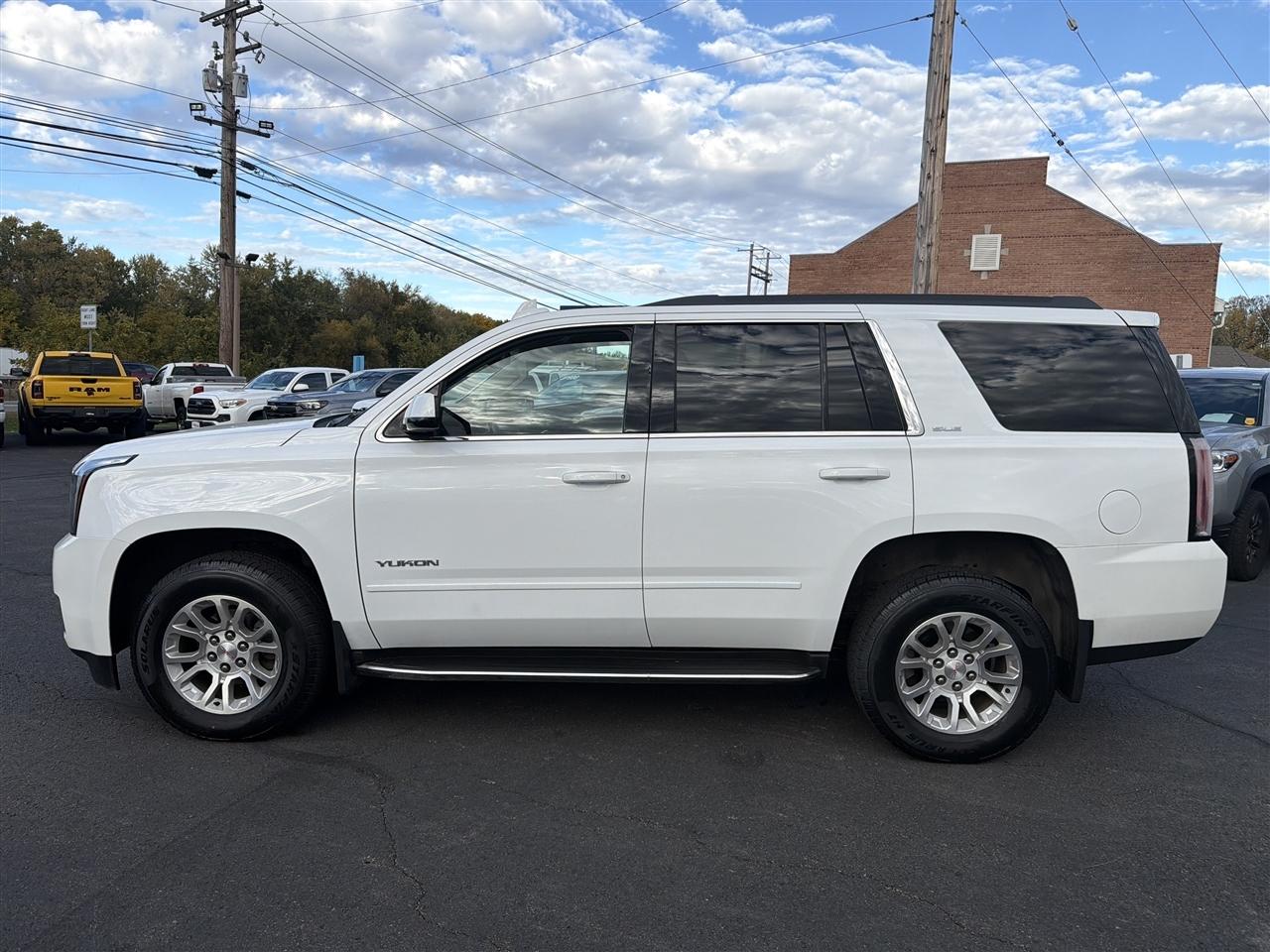 GMC Yukon 4WD 4dr SLE 2017