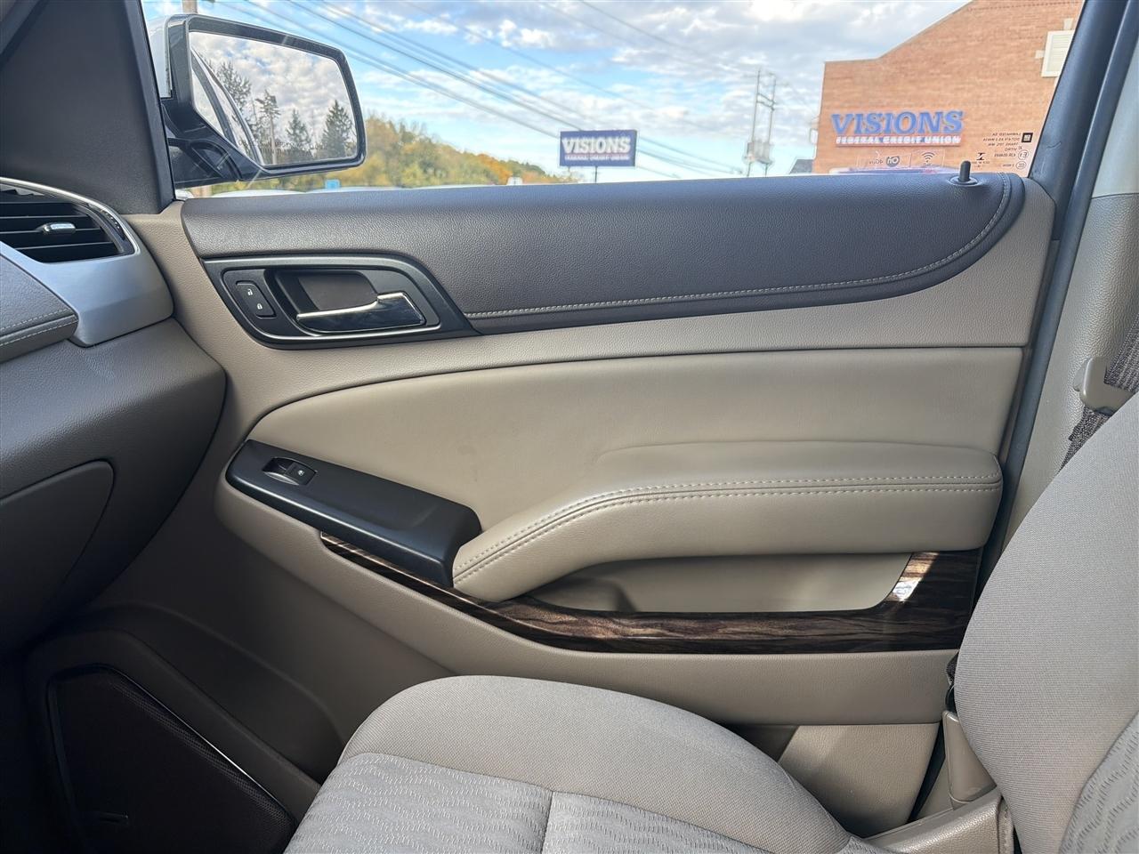 GMC Yukon 4WD 4dr SLE 2017