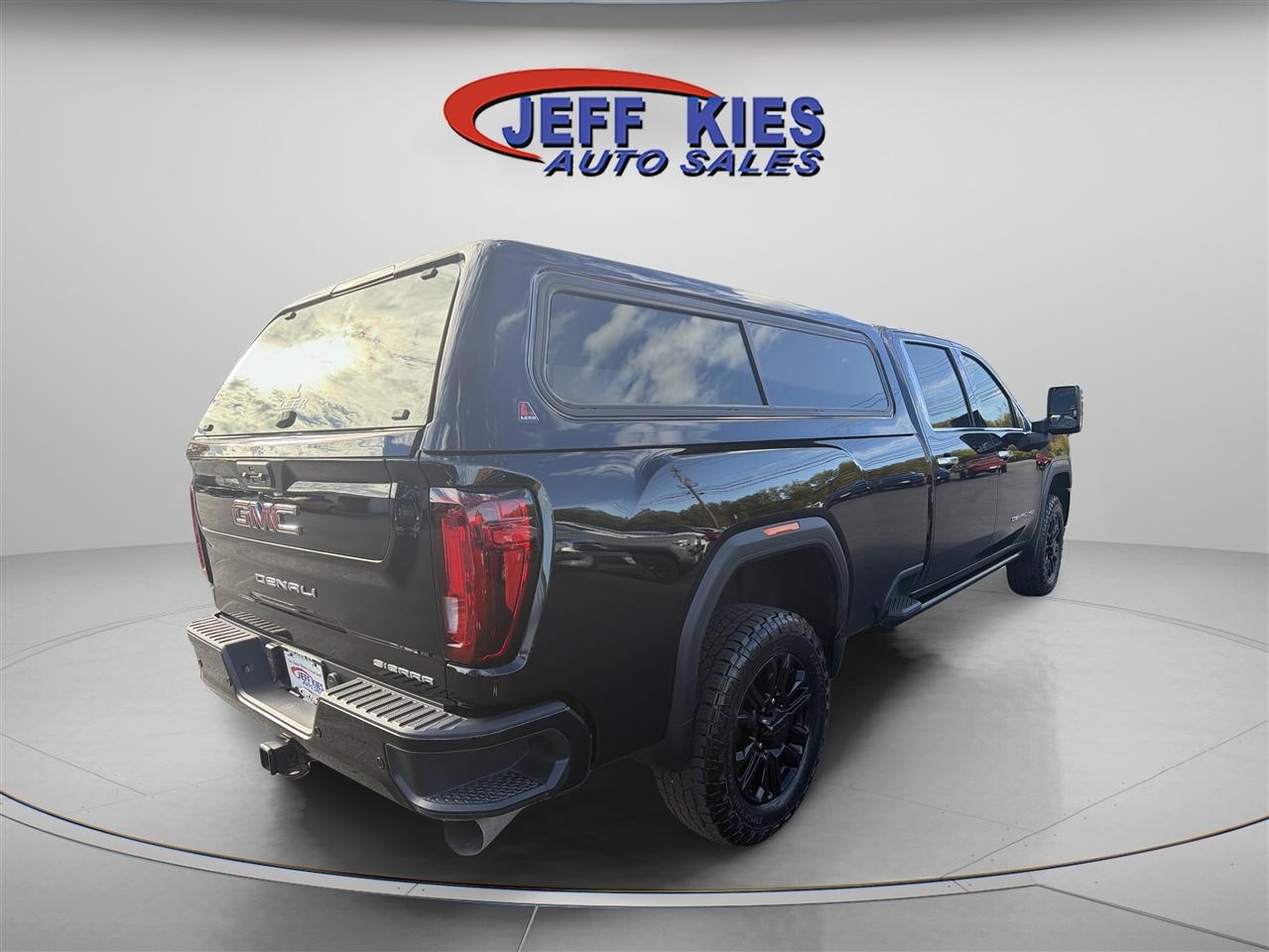 GMC Sierra 3500HD 4WD Crew Cab 172" Denali 2022