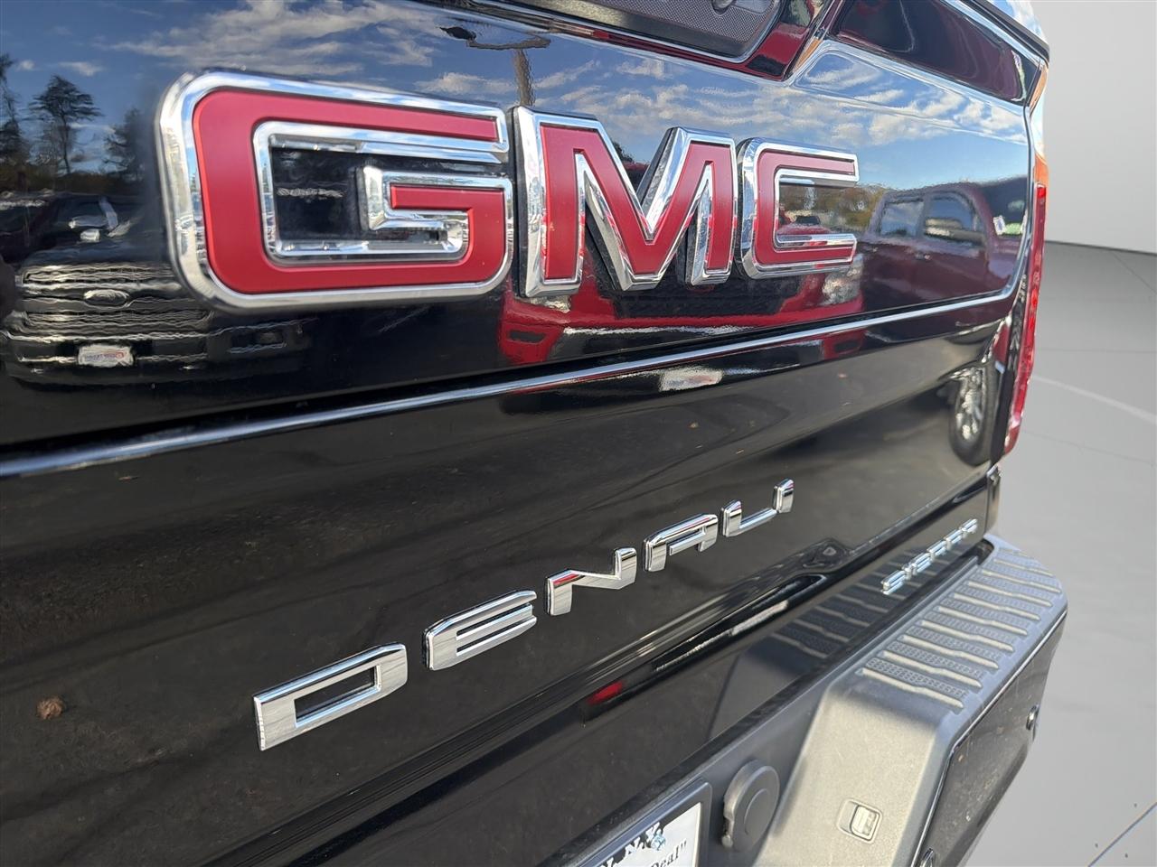GMC Sierra 3500HD 4WD Crew Cab 172" Denali 2022