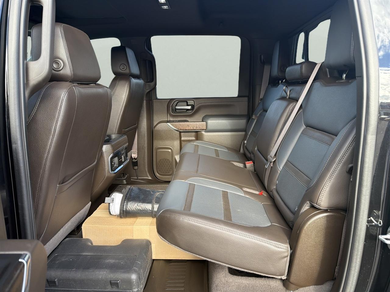 GMC Sierra 3500HD 4WD Crew Cab 172" Denali 2022