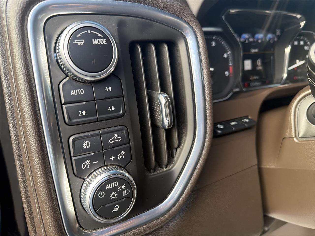 GMC Sierra 3500HD 4WD Crew Cab 172" Denali 2022