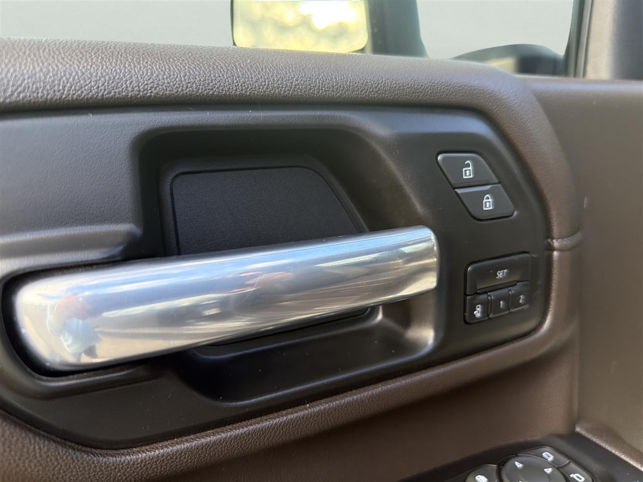 GMC Sierra 3500HD 4WD Crew Cab 172" Denali 2022