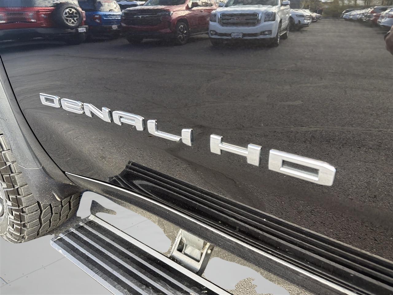 GMC Sierra 3500HD 4WD Crew Cab 172" Denali 2022