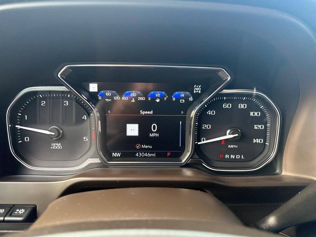 GMC Sierra 3500HD 4WD Crew Cab 172" Denali 2022