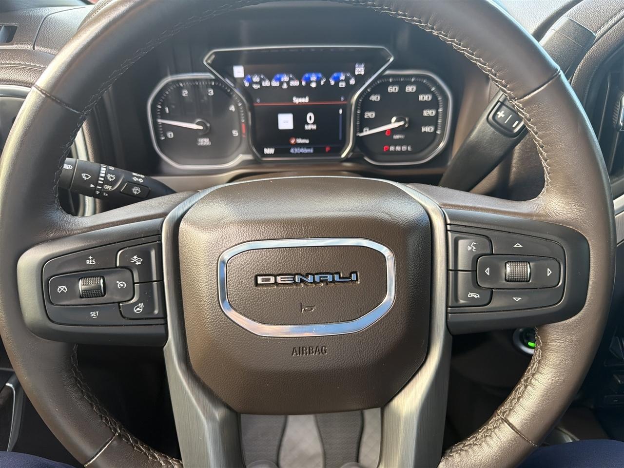 GMC Sierra 3500HD 4WD Crew Cab 172" Denali 2022