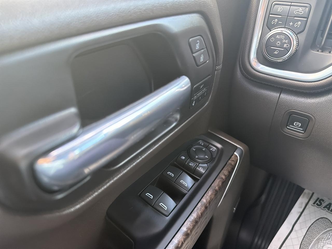 GMC Sierra 3500HD 4WD Crew Cab 172" Denali 2022