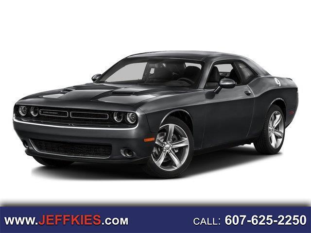 Dodge Challenger SXT Coupe 2017