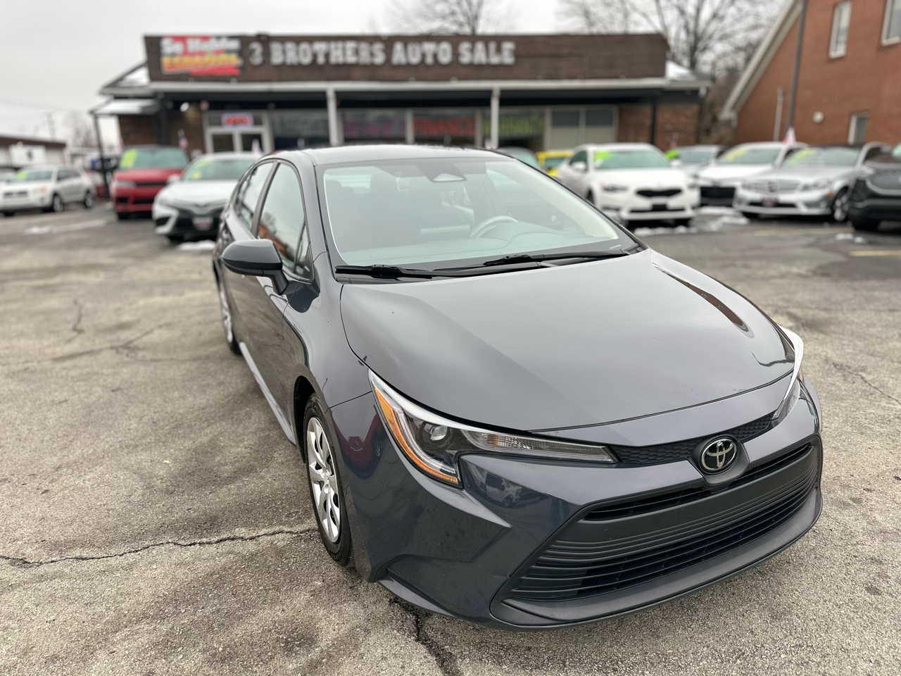 2024 Toyota Corolla LE's photo