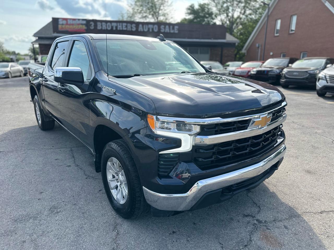 2024 Chevrolet Silverado 1500 4WD Crew Cab 147" LT w/1LT
