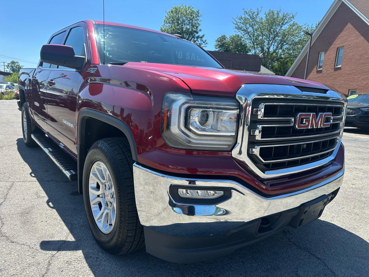 2017 GMC Sierra 1500 4WD Crew Cab 143.5" SLE