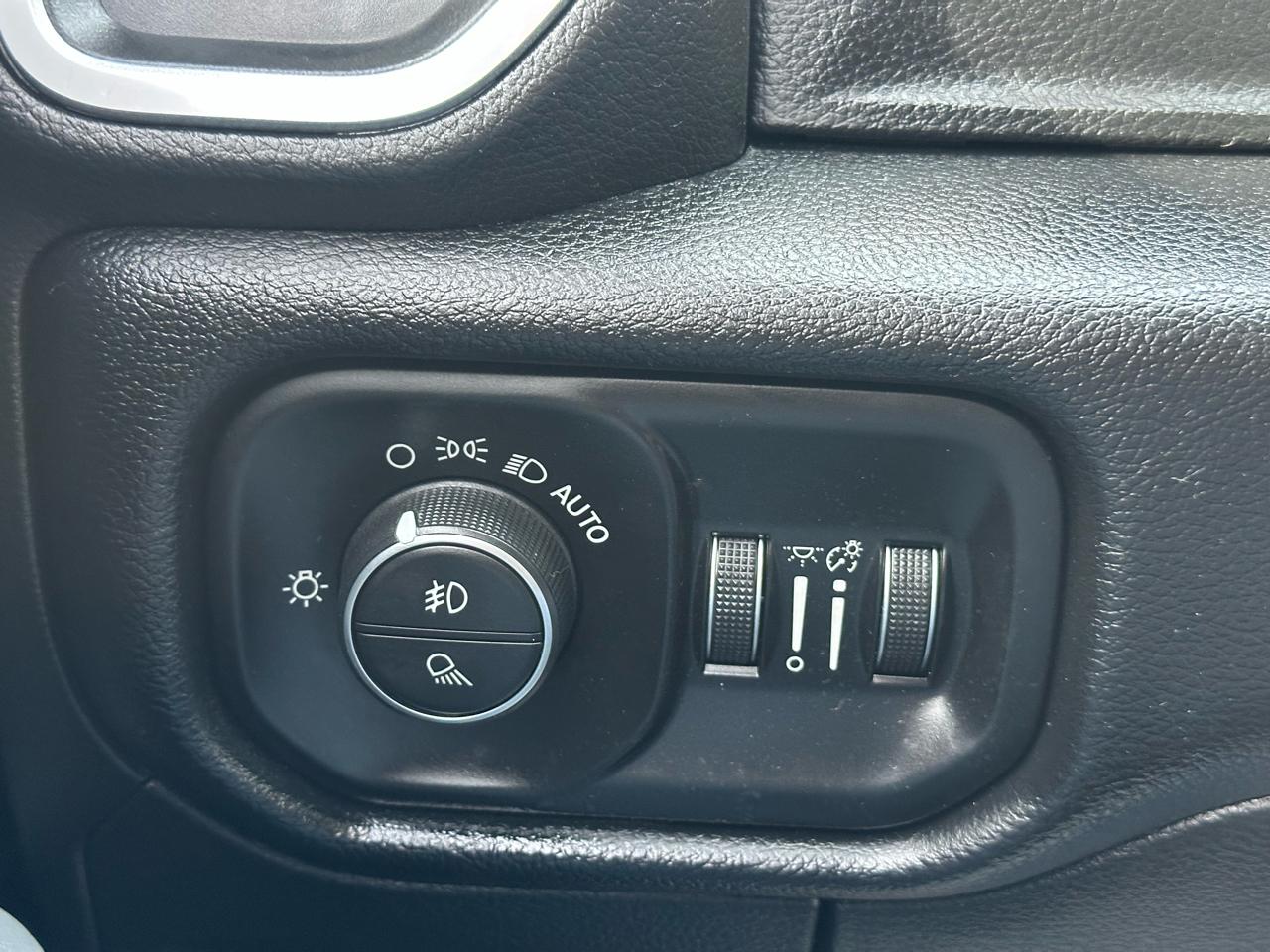 RAM 1500 Big Horn/Lone Star 4x4 Crew Cab 5'7" Box 2019