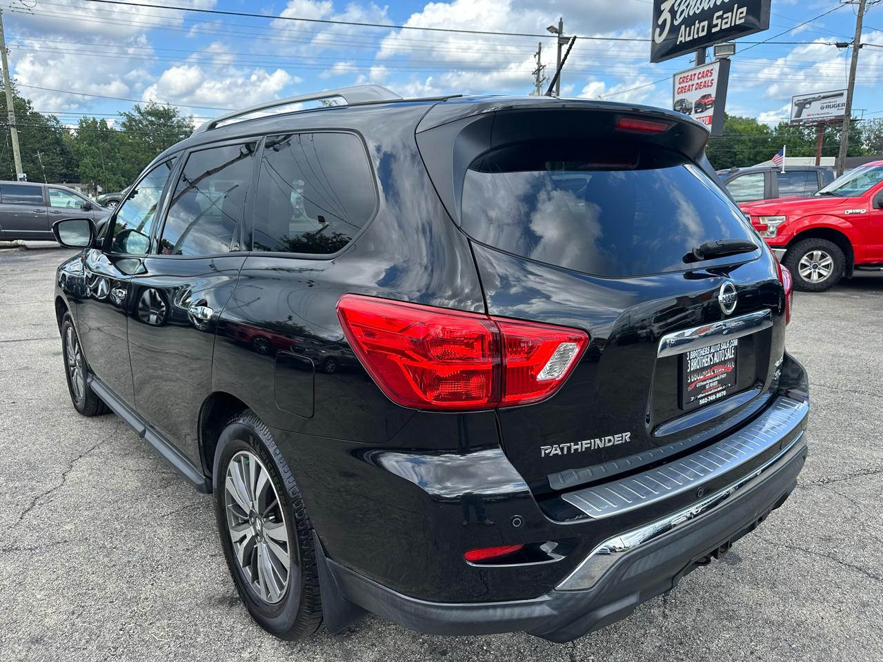 Nissan Pathfinder 4x4 SL 2017