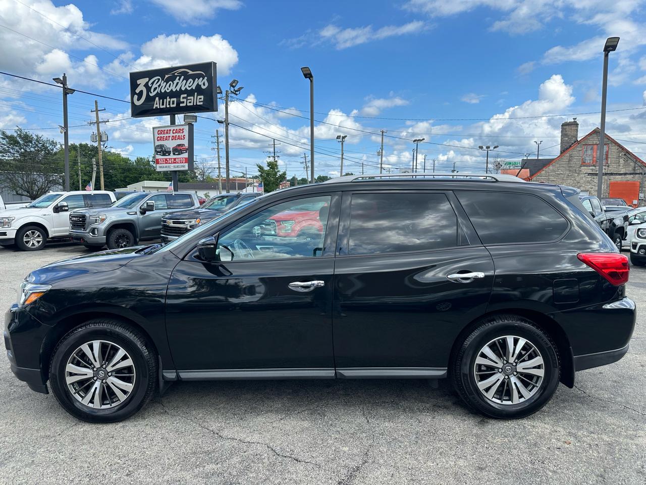 Nissan Pathfinder 4x4 SL 2017