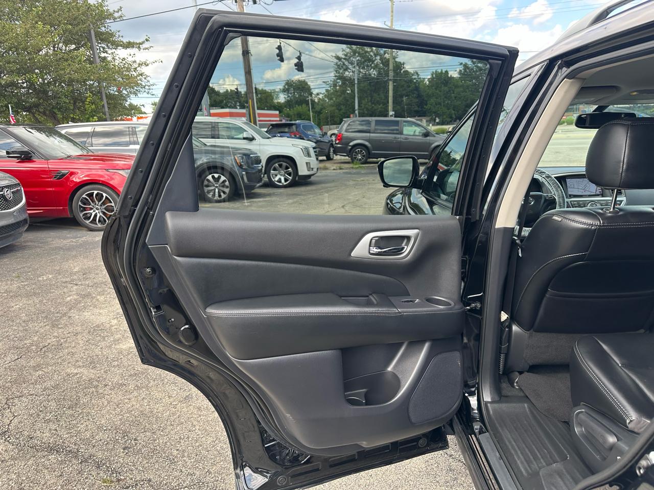 Nissan Pathfinder 4x4 SL 2017