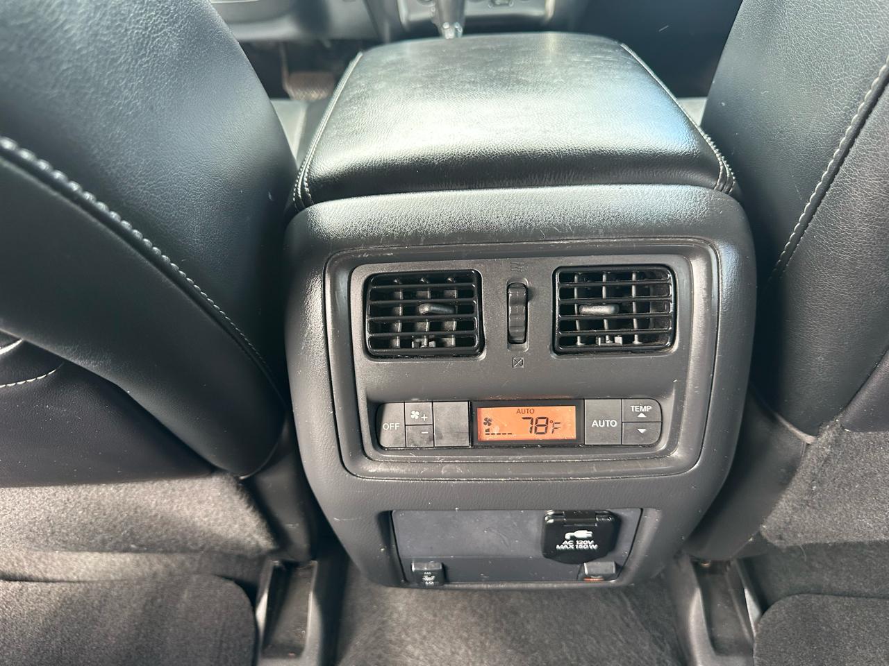 Nissan Pathfinder 4x4 SL 2017