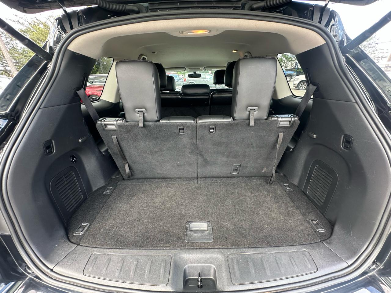 Nissan Pathfinder 4x4 SL 2017