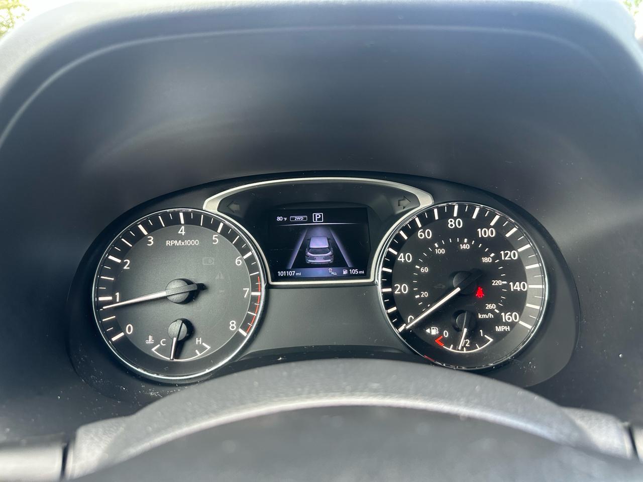 Nissan Pathfinder 4x4 SL 2017