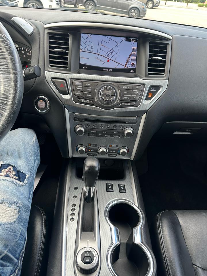 Nissan Pathfinder 4x4 SL 2017