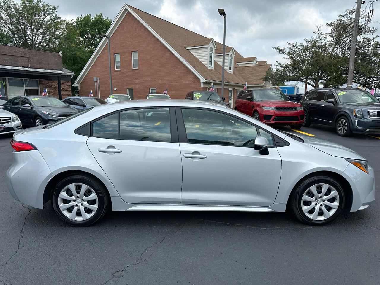 Toyota Corolla LE CVT (Natl) 2024