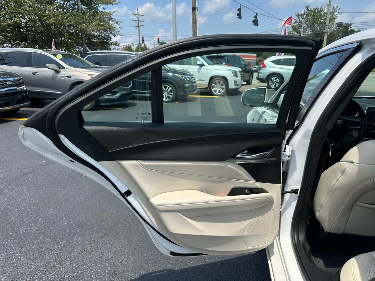 Cadillac CT4 4dr Sdn Luxury 2020
