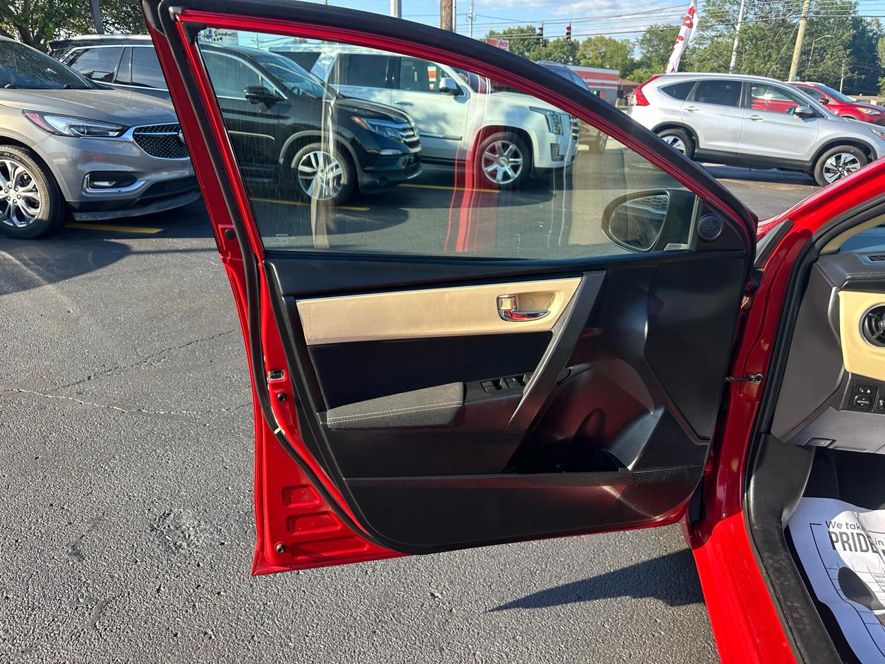 Toyota Corolla XLE CVT (Natl) 2019