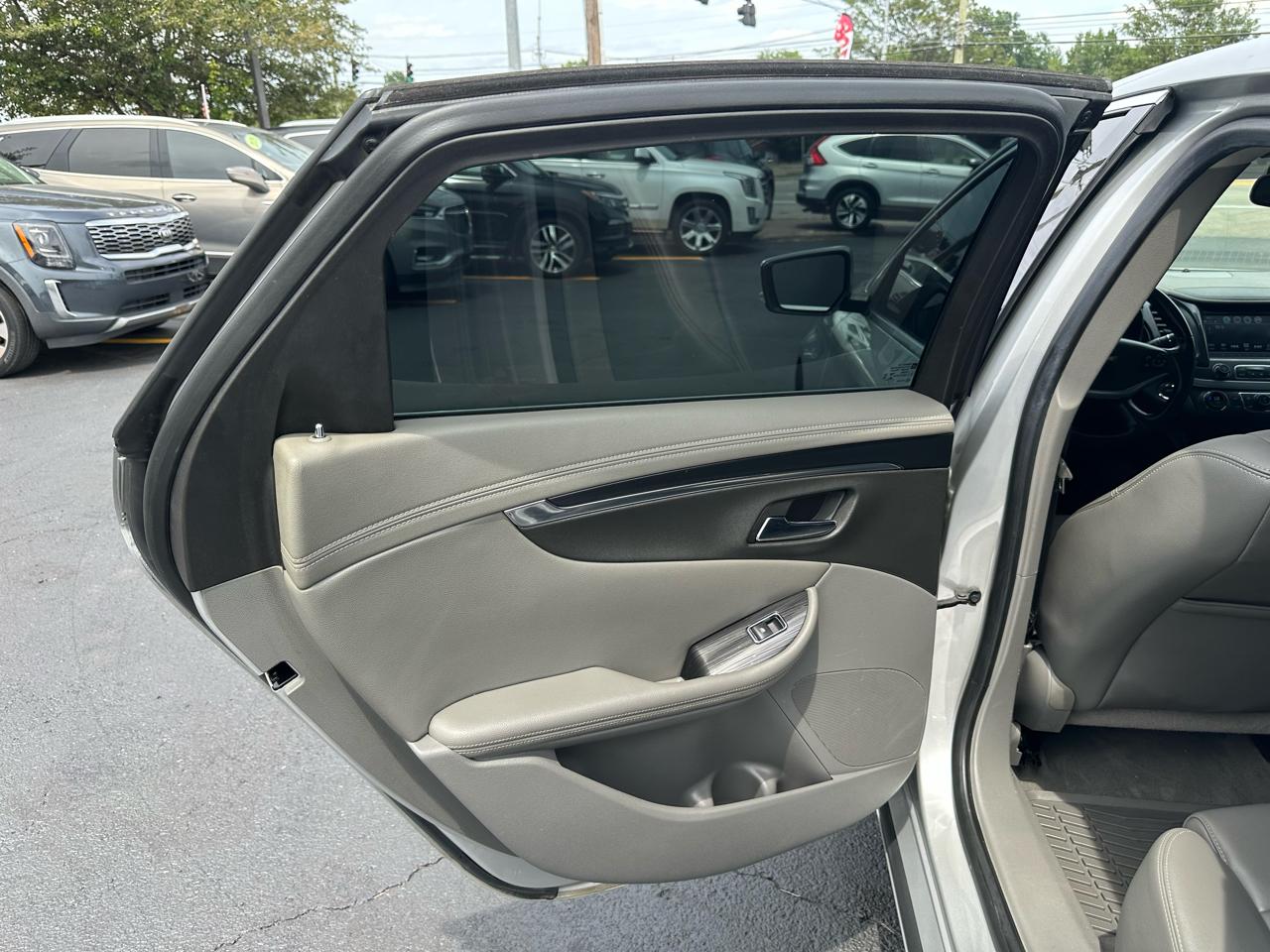 Chevrolet Impala 4dr Sdn LT w/1LT 2019