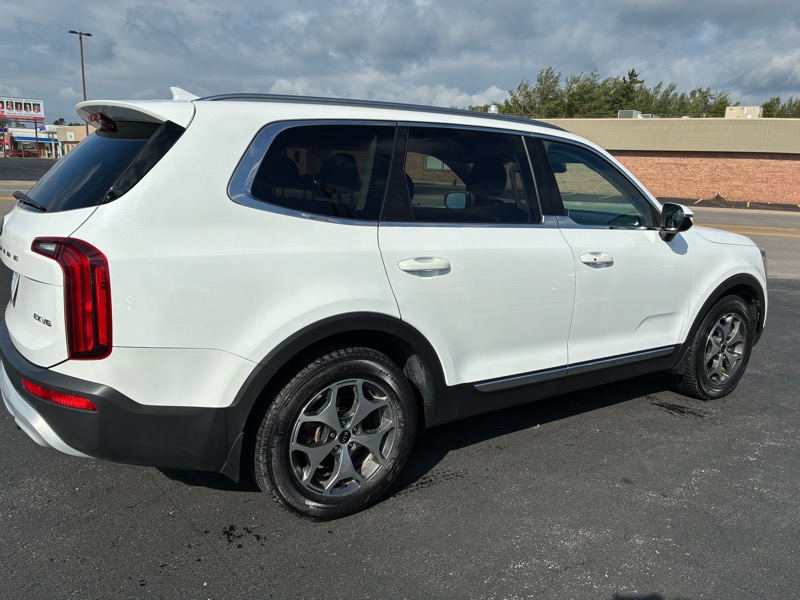 2021 Kia Telluride EX photo 3