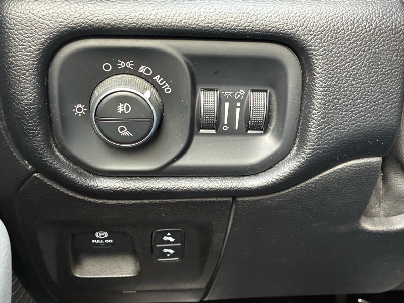 RAM 1500 Big Horn Crew Cab SWB 4WD 2019