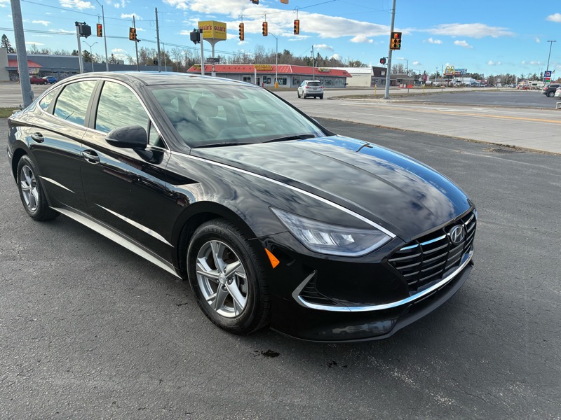 2022 Hyundai Sonata SE photo 2