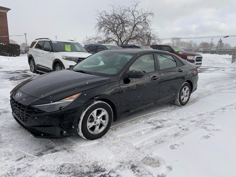 2022 Hyundai Elantra SE